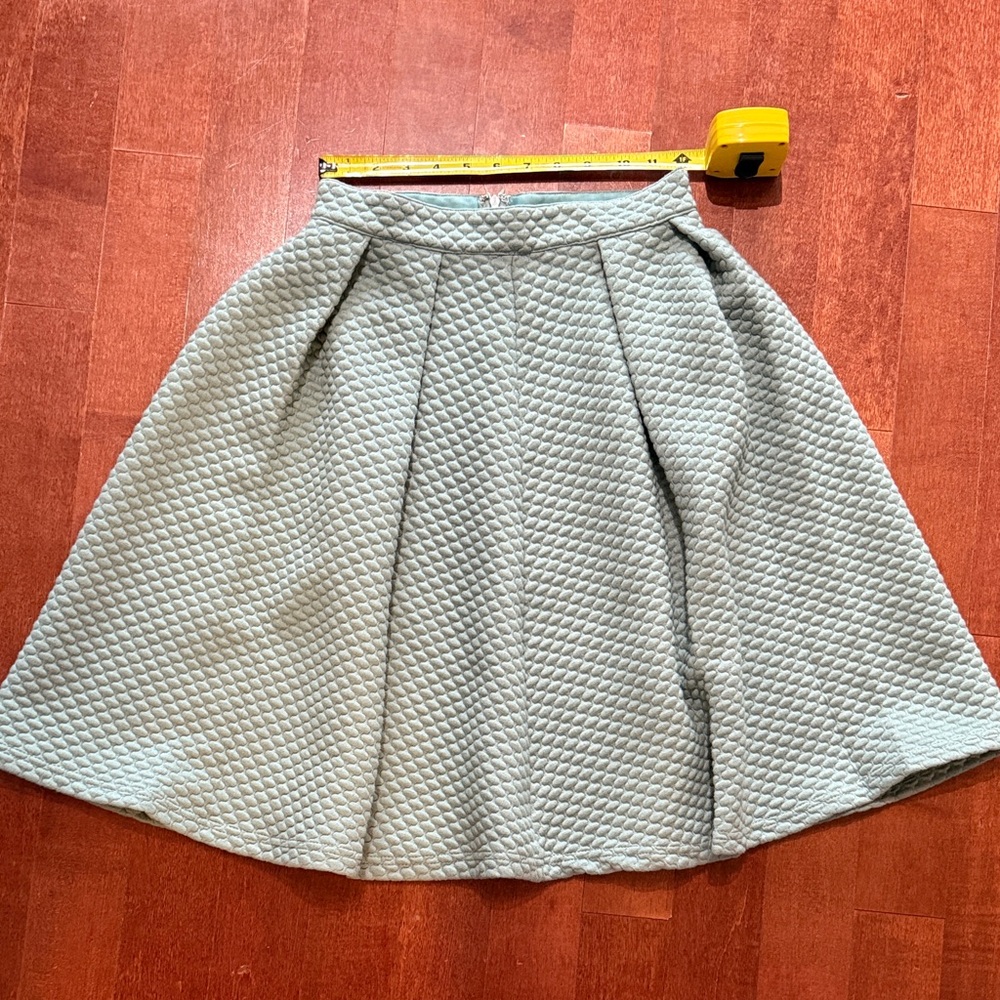Ryu Textured Gray green Midi Skirt